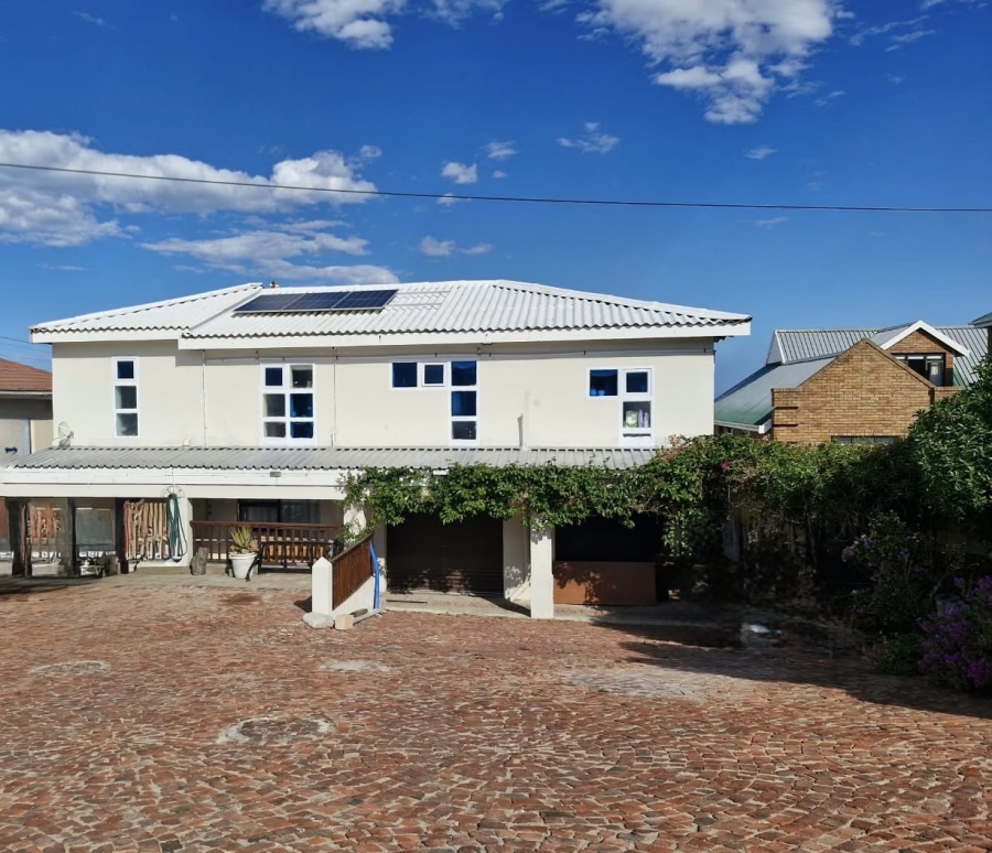 13 Bedroom Property for Sale in Jongensfontein Western Cape